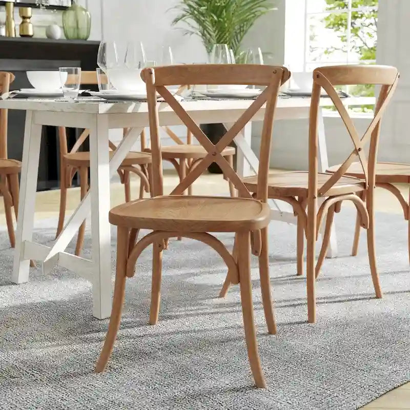 Chaise à dossier en X
