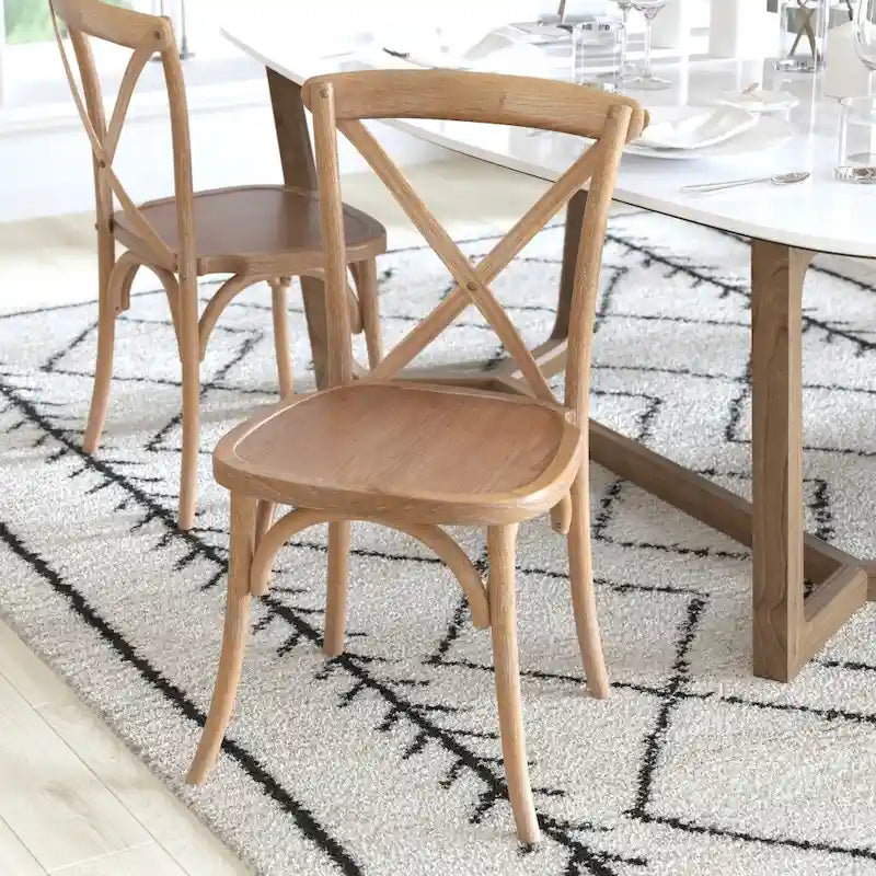 Chaise à dossier en X