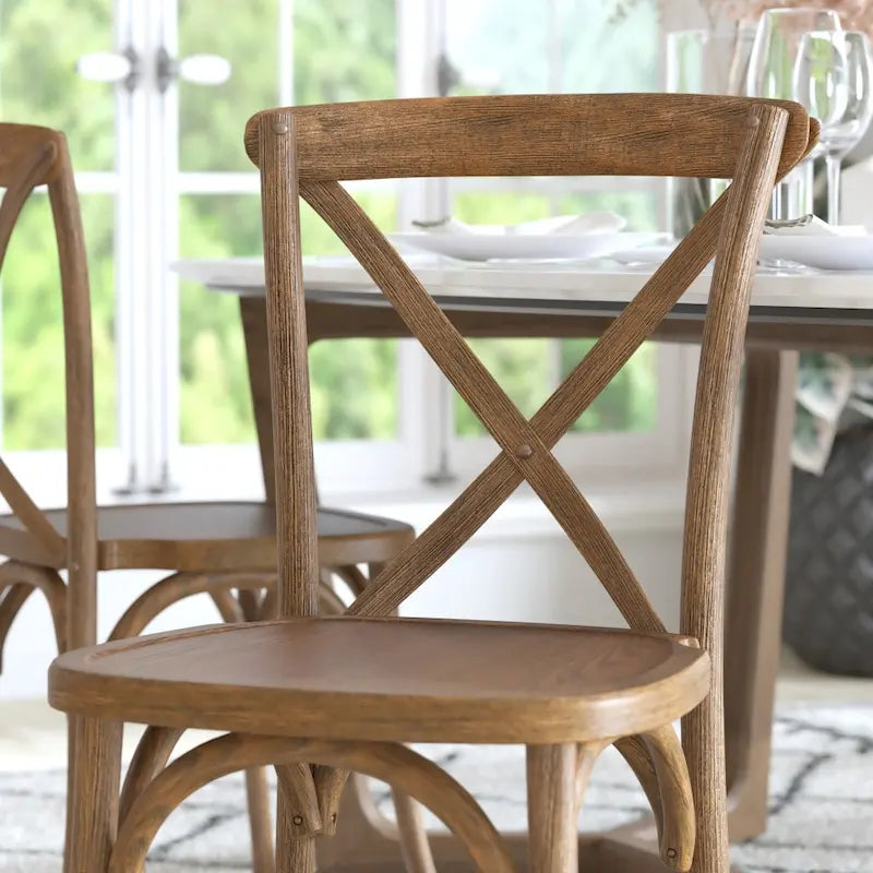 Chaise à dossier en X